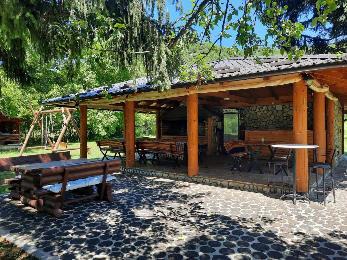 Vacation House Studenac Bihać Exterior foto